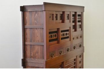 アンティーク家具　古民具 骨董 造りのとても良い変わり型水屋箪笥(のぼり付き)