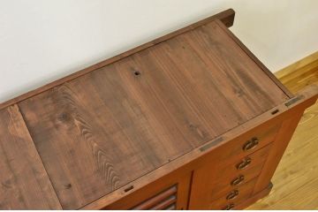 アンティーク家具　古民具 骨董 造りのとても良い変わり型水屋箪笥(のぼり付き)