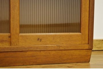 レトロ家具　☆昭和レトロ　ナラ材のモールガラス二段重ね収納棚(食器棚)
