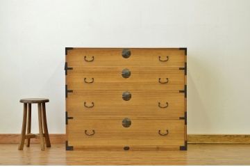 アンティーク家具　シンプルでとてもきれいな時代箪笥(アンティーク・たんす・チェスト)