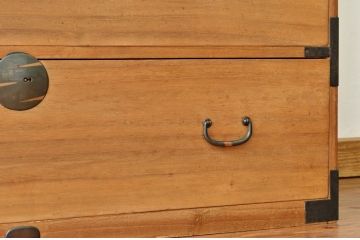 アンティーク家具　シンプルでとてもきれいな時代箪笥(アンティーク・たんす・チェスト)