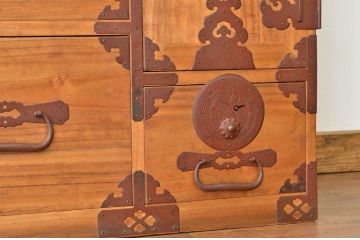 アンティーク家具　古民具・骨董 状態の良い最上箪笥(時代箪笥)