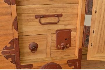 アンティーク家具　古民具・骨董 状態の良い最上箪笥(時代箪笥)