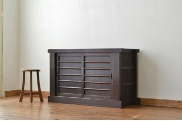 アンティーク家具　重厚なアンティーク水屋箪笥　サイドボード