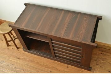 アンティーク家具　重厚なアンティーク水屋箪笥　サイドボード