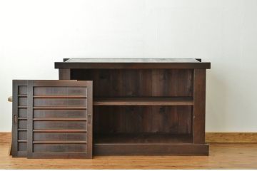 アンティーク家具　重厚なアンティーク水屋箪笥　サイドボード