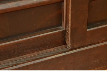 アンティーク家具　重厚なアンティーク水屋箪笥　サイドボード