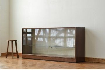 アンティーク家具　ミッドセンチュリー モダンなローボード収納棚?(ショーケース、飾り棚)