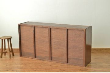 アンティーク家具　ミッドセンチュリー モダンなローボード収納棚?(ショーケース、飾り棚)