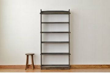 アンティーク家具　★大ぶりでシンプルなアンティーク本棚(飾り棚)