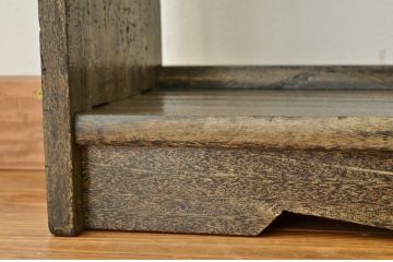 アンティーク家具　★大ぶりでシンプルなアンティーク本棚(飾り棚)