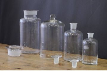 古いガラス瓶・シャーレなど26点(薬瓶)