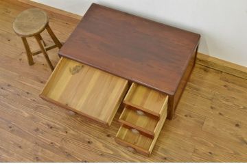 アンティーク家具　古い栓材の小ぶりな文机(片袖机・テーブル)