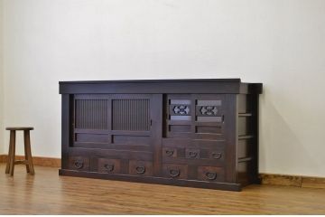 アンティーク家具　古民具・骨董 重厚な近江水屋箪笥サイドボード