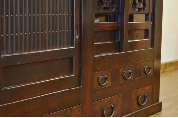 アンティーク家具　古民具・骨董 重厚な近江水屋箪笥サイドボード