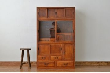 アンティーク家具　古民具・骨董　前面欅!端正な作りののアンティーク茶箪笥(水屋箪笥)