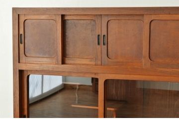 アンティーク家具　古民具・骨董　前面欅!端正な作りののアンティーク茶箪笥(水屋箪笥)