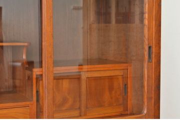 アンティーク家具　古民具・骨董　前面欅!端正な作りののアンティーク茶箪笥(水屋箪笥)