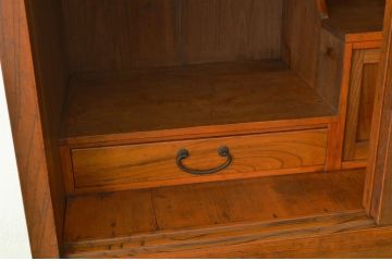 アンティーク家具　古民具・骨董　前面欅!端正な作りののアンティーク茶箪笥(水屋箪笥)