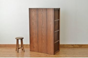 アンティーク家具　古民具・骨董　前面欅!端正な作りののアンティーク茶箪笥(水屋箪笥)