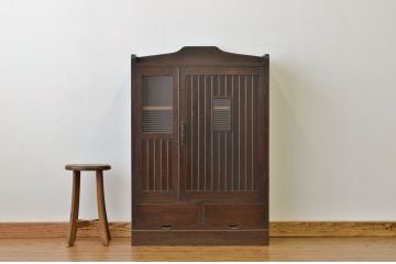 アンティーク家具　アンティーク 珍しいデザインの変わり型本箱(収納棚・書棚)