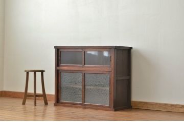 アンティーク家具　アンティーク　古い木の結霜ガラス収納棚(食器棚)