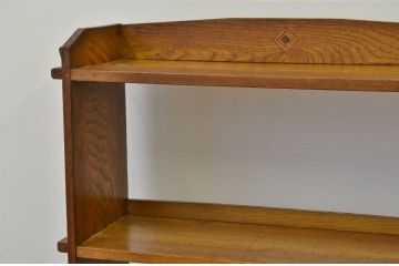 アンティーク家具　素敵なデザイン!古い栓材の象嵌入りアンティーク本棚(書棚・飾り棚)