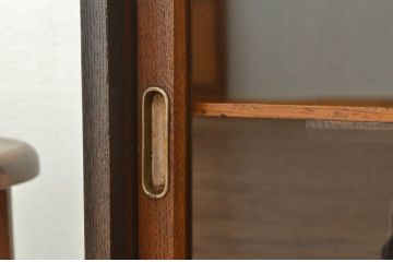 アンティーク家具　アンティーク 古い木の小ぶりな引き出し付収納棚(本箱)