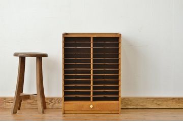 レトロ家具　昭和レトロ 小ぶりな引き出し付きカルテケース?(書類棚)アンティーク