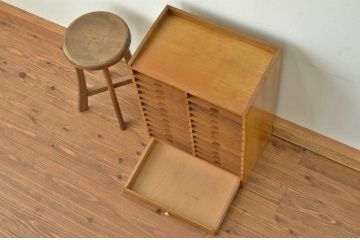 レトロ家具　昭和レトロ 小ぶりな引き出し付きカルテケース?(書類棚)アンティーク
