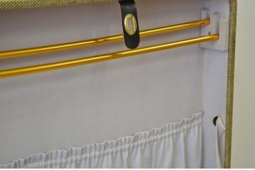 レトロな古いトランク(鞄・カバン)