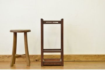 アンティーク 古い木のレトロな傘立て