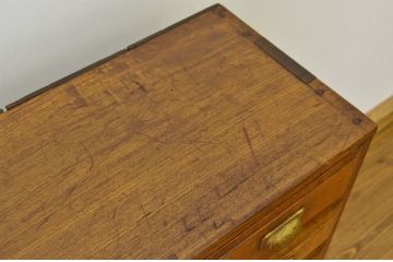 アンティーク家具　アンティーク 素敵な鉄脚の栓材17杯引き出し(ドロワー)チェスト