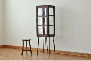 アンティーク家具　人気の縦型!古い木の鉄脚ガラスケース(ショーケース)