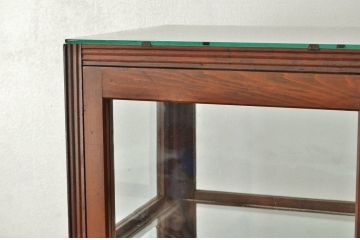 アンティーク家具　人気の縦型!古い木の鉄脚ガラスケース(ショーケース)