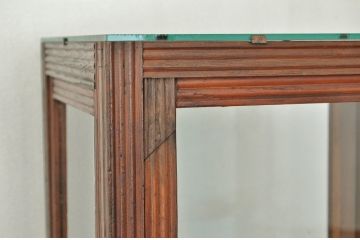 アンティーク家具　人気の縦型!古い木の鉄脚ガラスケース(ショーケース)