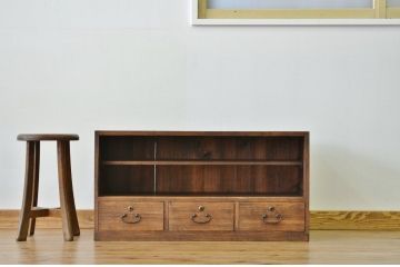 アンティーク家具　アンティーク 古い木の引き出し付きローボード(飾り棚)