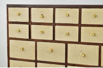 レトロ家具　昭和レトロ かわいいペイントのモールガラス収納棚(鉄脚付き)引き出し