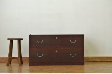 レトロ家具　アンティーク 古い木のレトロなローチェスト(和箪笥・たんす・ローボード)