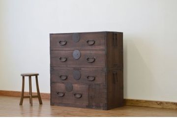 アンティーク家具　☆アンティーク 上下重ねのシックな時代箪笥