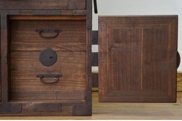 アンティーク家具　☆アンティーク 上下重ねのシックな時代箪笥