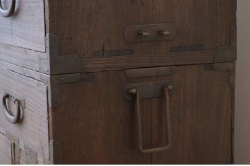 アンティーク家具　☆アンティーク 上下重ねのシックな時代箪笥