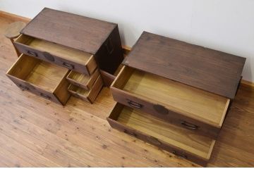 アンティーク家具　☆アンティーク 上下重ねのシックな時代箪笥