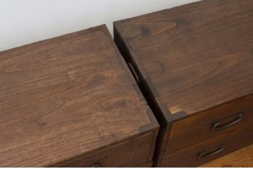 アンティーク家具　☆アンティーク 上下重ねのシックな時代箪笥