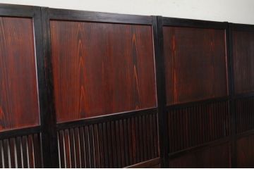 しっかりとした作りの格子帯戸4枚セット