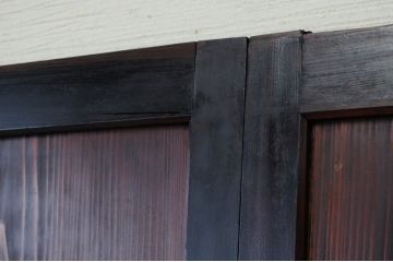 しっかりとした作りの格子帯戸4枚セット