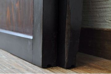 しっかりとした作りの格子帯戸4枚セット