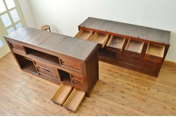 アンティーク家具　古民具・骨董　前板が欅無垢材の上質な水屋箪笥
