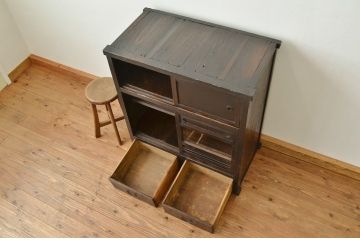 アンティーク家具　アンティーク　古い木の使い込まれた明治時代の収納棚(茶箪笥)