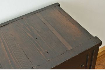 アンティーク家具　アンティーク　古い木の使い込まれた明治時代の収納棚(茶箪笥)